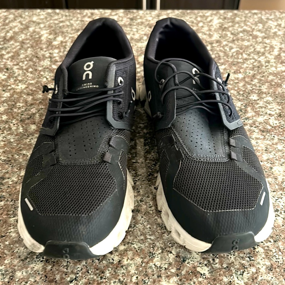 Slight used On Cloud running shoes.